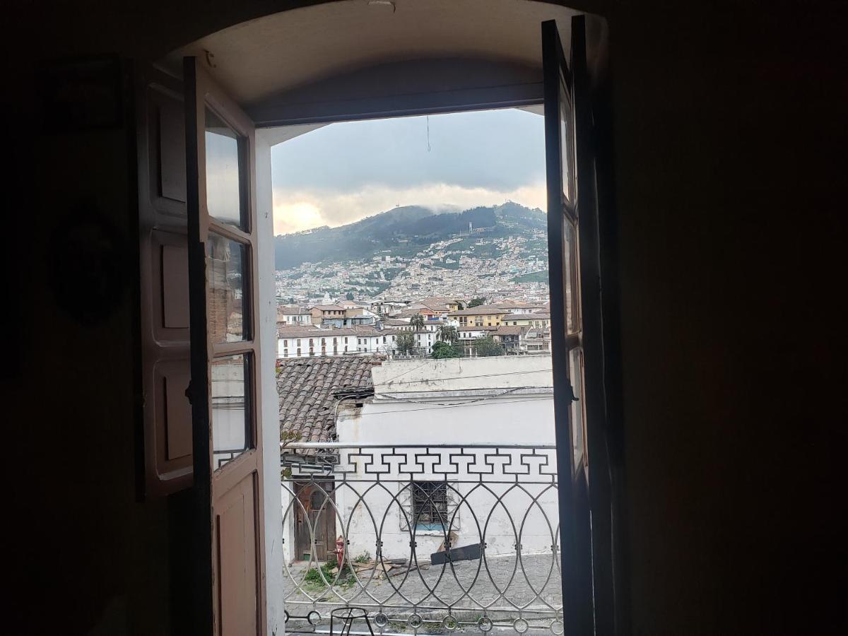 Casa Vieja Del Centro Historico Apartment Quito Exterior photo